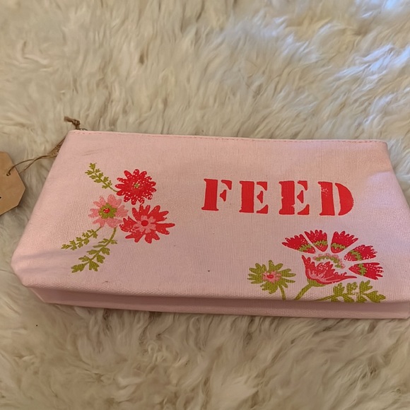 5 Clarins samples and cosmetics bag. - Picture 7 of 8